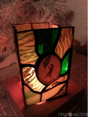 Светильник-ночник "Дюймовочка" из витражного стекла выполнен в технике Тиффани - 7