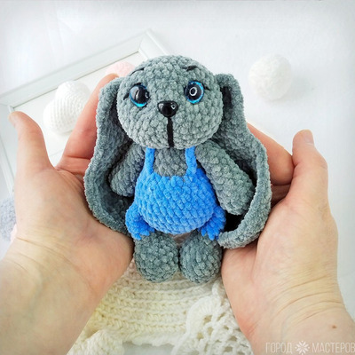 Зайчик в комбинезоне - 3