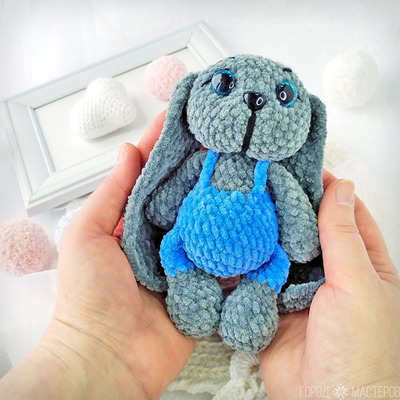 Зайчик в комбинезоне - 4