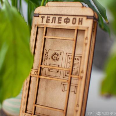 Деревянная подставка для мобильного телефона