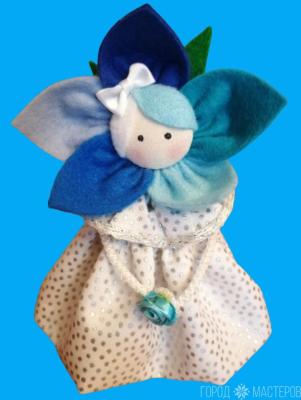 Интерьерные куколки-цветочки из фетра ручной работы.