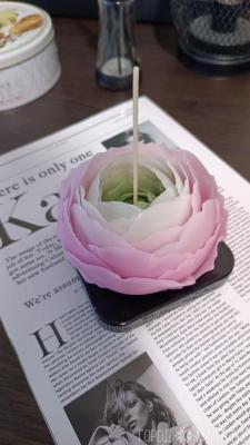 Свеча-ранункулюс