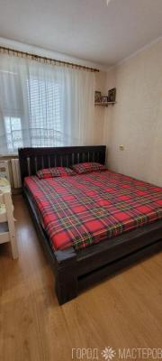 Кровать из массива