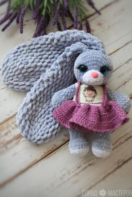 Вязаная игрушка Зайка - 4