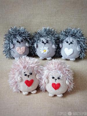 Ёжик, вязаная игрушка - 2