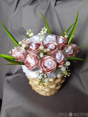 Букет из атласных роз