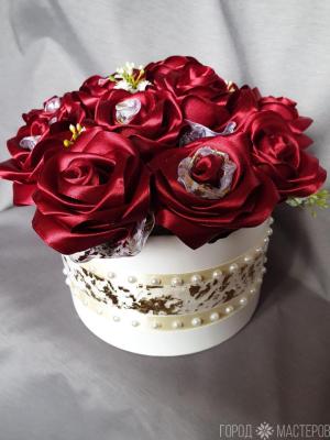 Букет из атласных роз