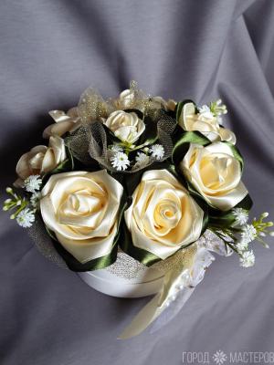 Букет из атласных роз