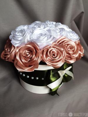 Букет из атласных роз